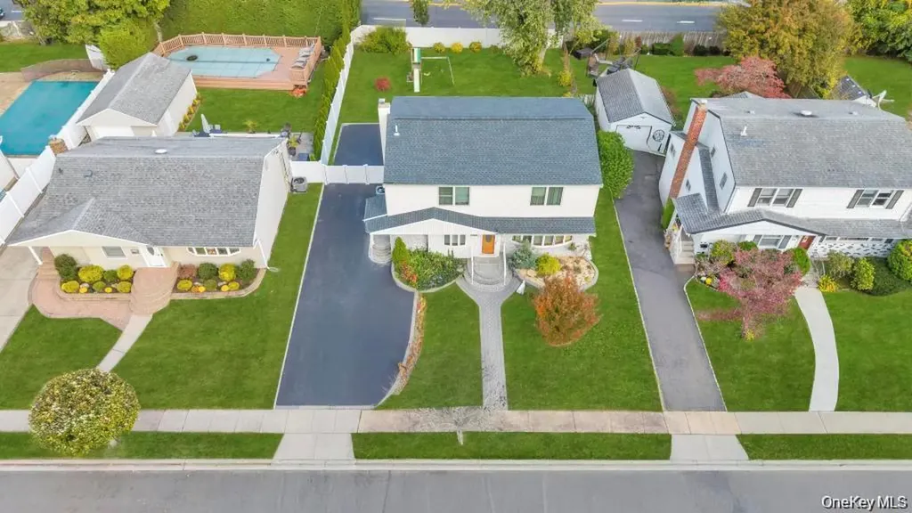 30 Andover Lane Hicksville NY 11801