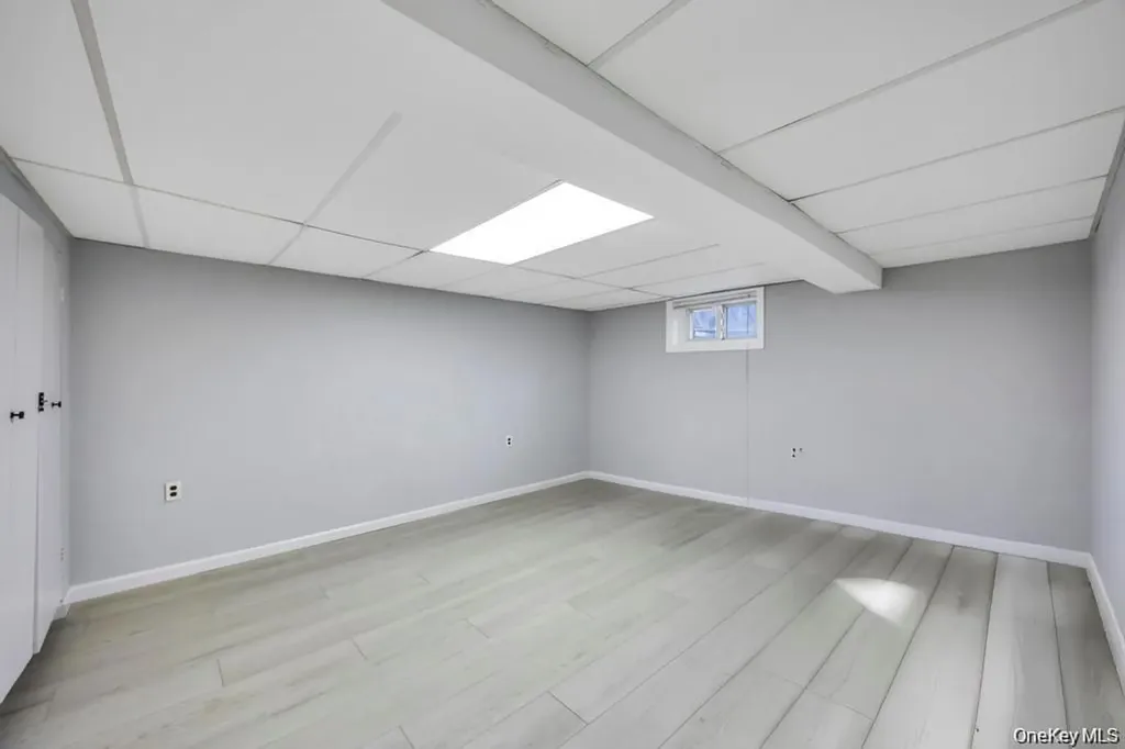 30 Andover Lane Hicksville NY 11801