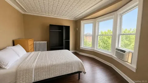 275 Bayville Avenue Bayville NY 11709