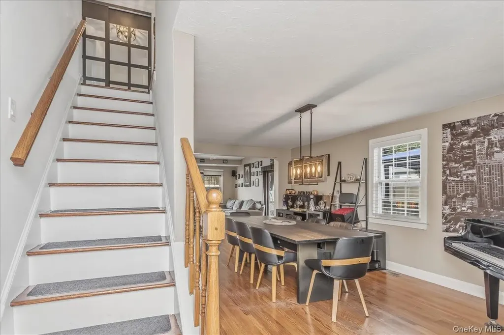 306 Latham Road Mineola NY 11501