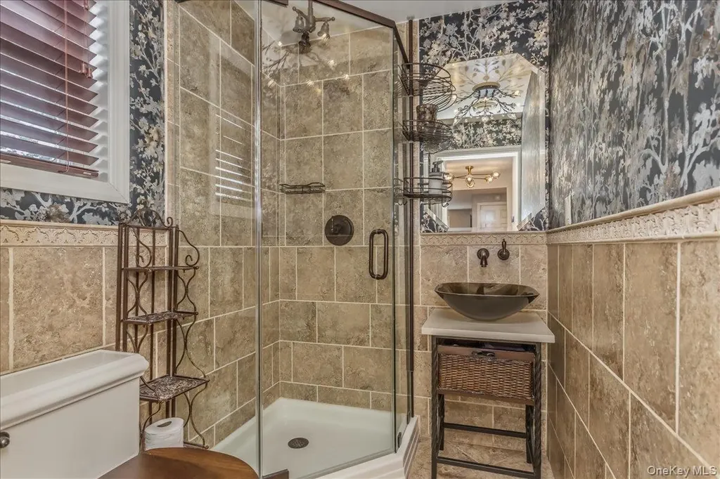 306 Latham Road Mineola NY 11501