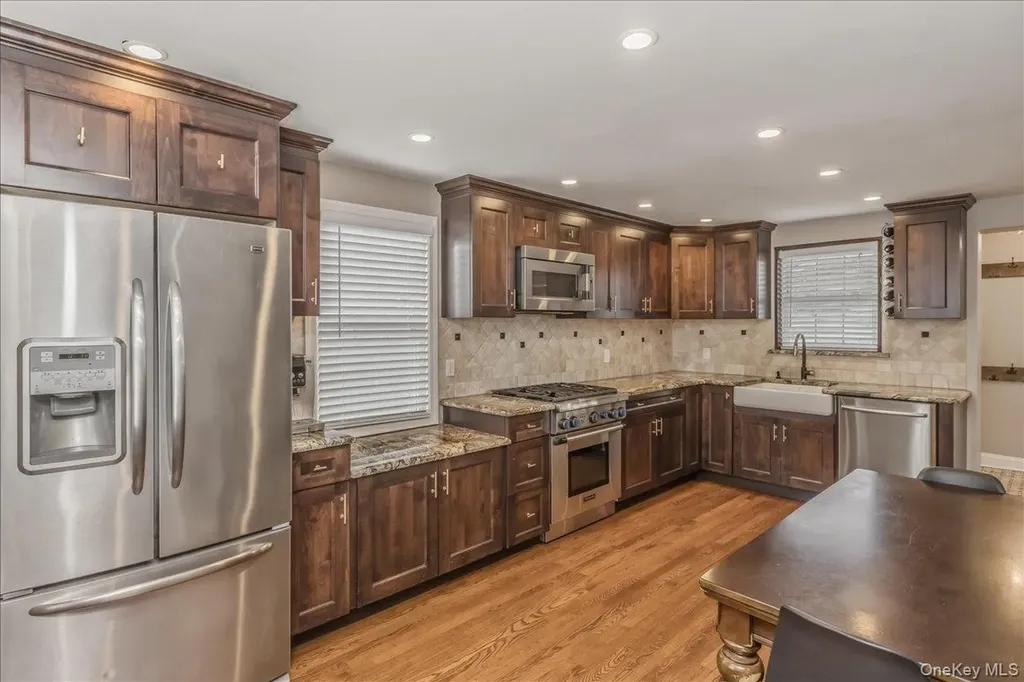 306 Latham Road Mineola NY 11501