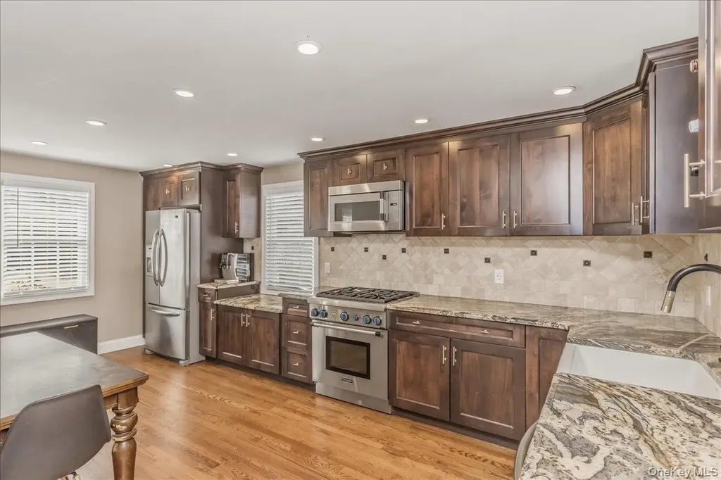 306 Latham Road Mineola NY 11501
