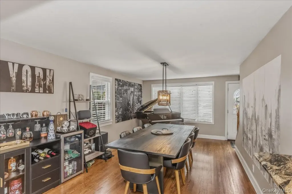 306 Latham Road Mineola NY 11501