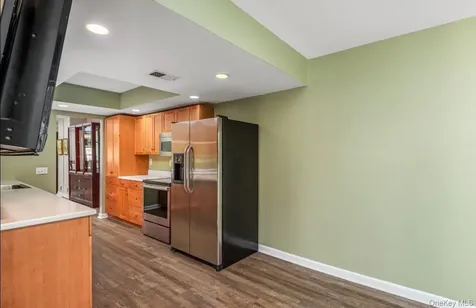 138 The Knoll Syosset NY 11791