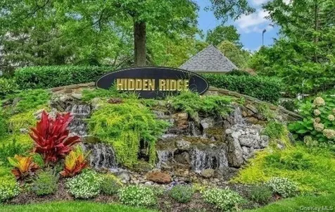 138 The Knoll Syosset NY 11791