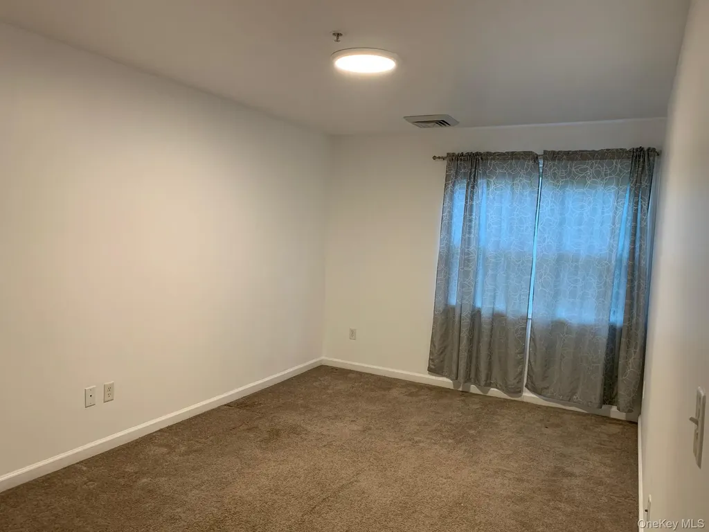 301 Willow Lane Valley Stream NY 11580