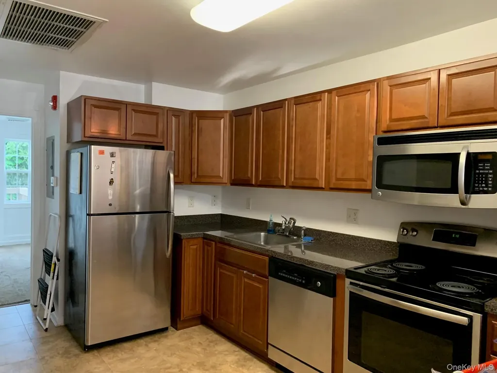301 Willow Lane Valley Stream NY 11580