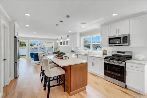 710 Franklin Avenue Massapequa NY 11758
