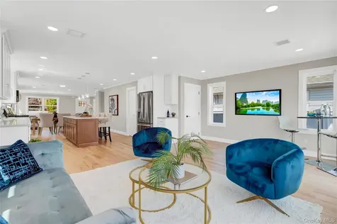 710 Franklin Avenue Massapequa NY 11758