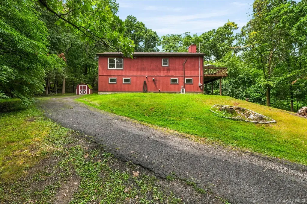 35 Moccasin View Road Fishkill NY 12524