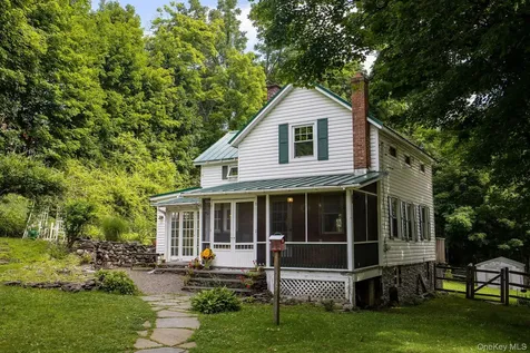 390 Water Street Hudson NY 12534