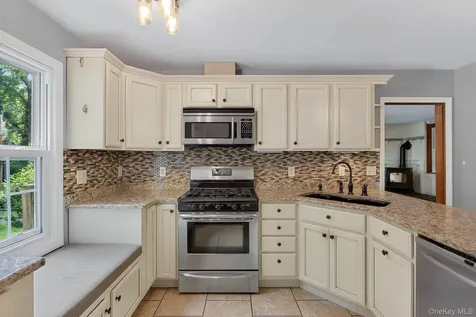 390 Water Street Hudson NY 12534