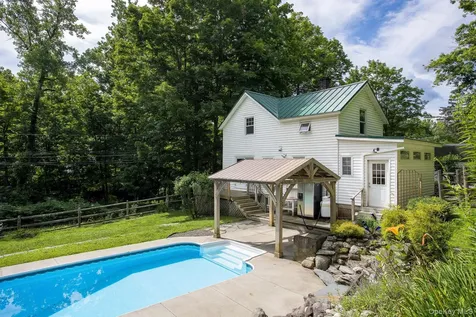 390 Water Street Hudson NY 12534