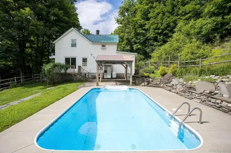 390 Water Street Hudson NY 12534