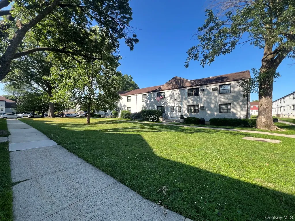 13714 68th Drive Flushing NY 11367