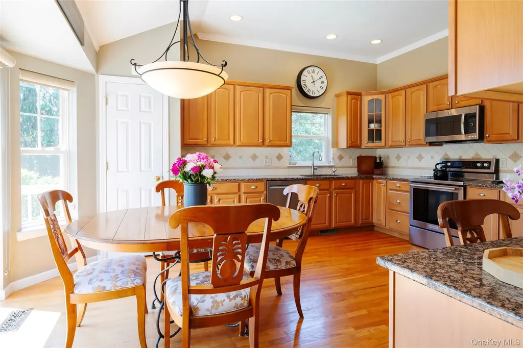 5 Equestrian Way Poughquag NY 12570