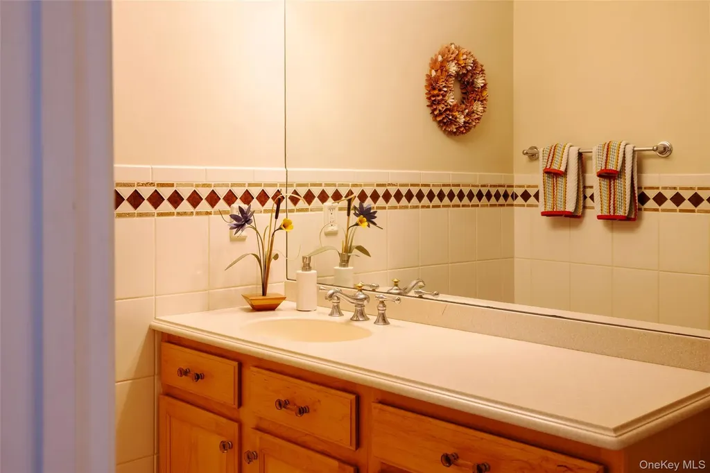5 Equestrian Way Poughquag NY 12570