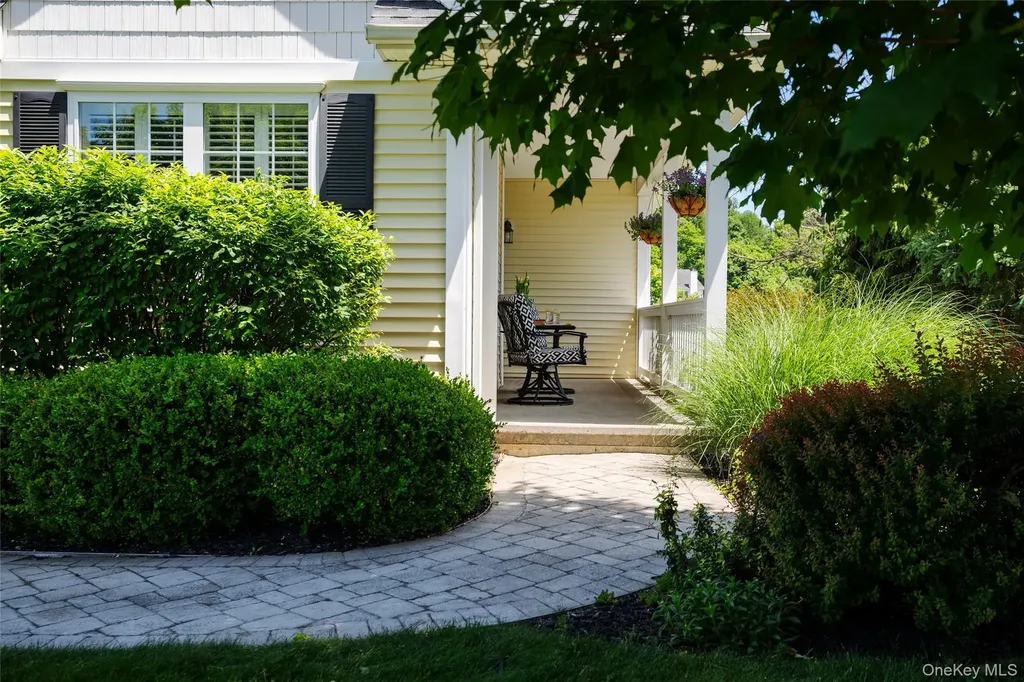 5 Equestrian Way Poughquag NY 12570