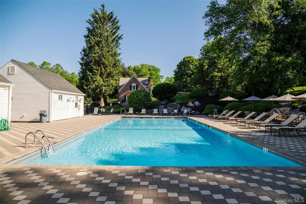 5 Equestrian Way Poughquag NY 12570