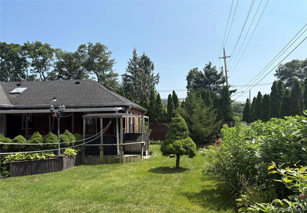 11 New York Avenue Massapequa NY 11758