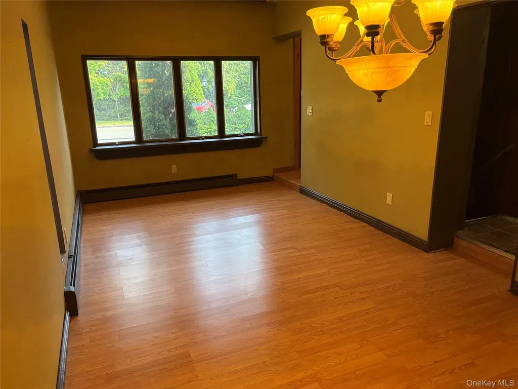 11 New York Avenue Massapequa NY 11758