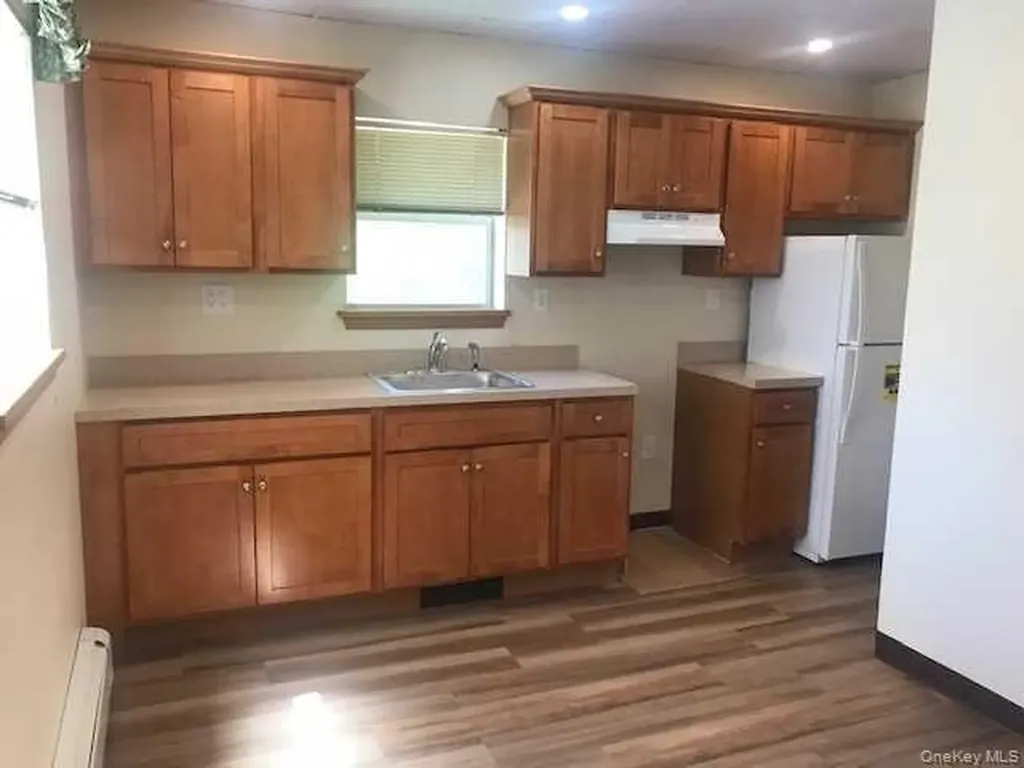 39 Hooker Apt 3 Avenue Poughkeepsie NY 12601