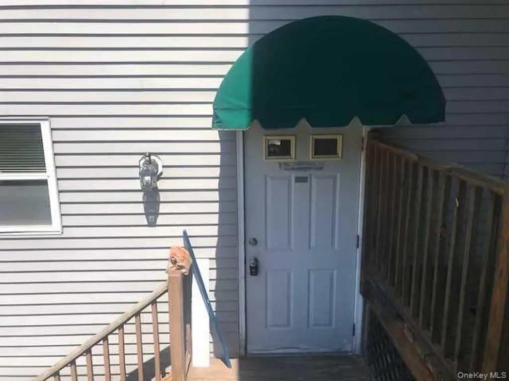 39 Hooker Apt 3 Avenue Poughkeepsie NY 12601