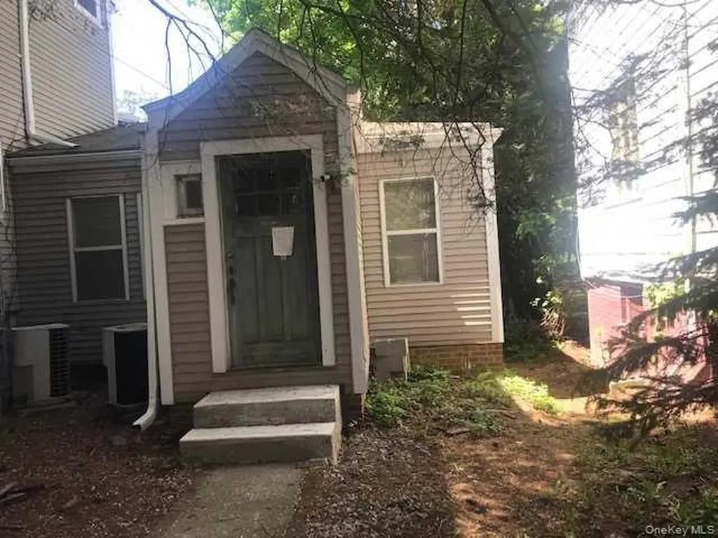39 Hooker Apt 3 Avenue Poughkeepsie NY 12601
