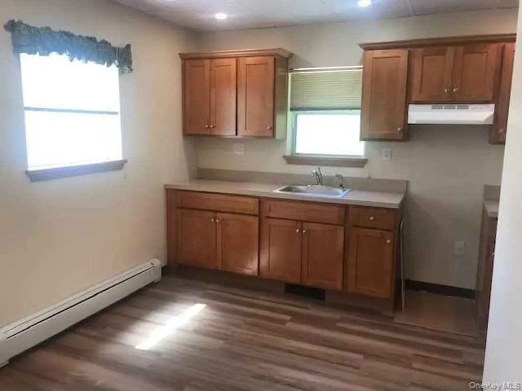 39 Hooker Apt 3 Avenue Poughkeepsie NY 12601