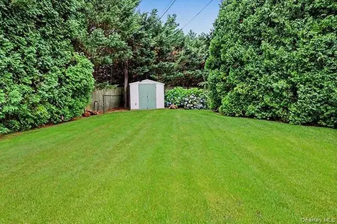 7 Beatrice Lane Old Bethpage NY 11804