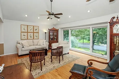 7 Beatrice Lane Old Bethpage NY 11804
