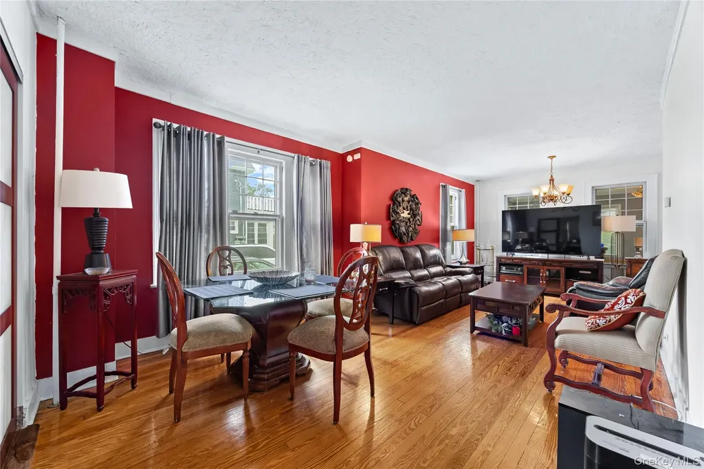 22 Devine Street Lynbrook NY 11563