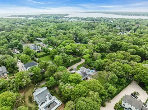 39b Bay Avenue W Hampton Bays NY 11946