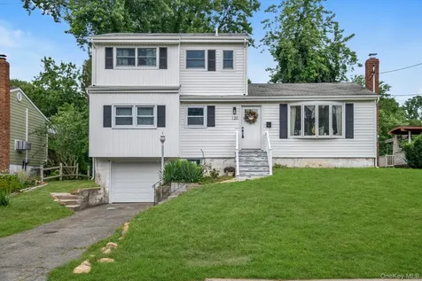 120 Glenwood Road Glenwood Landing NY 11547