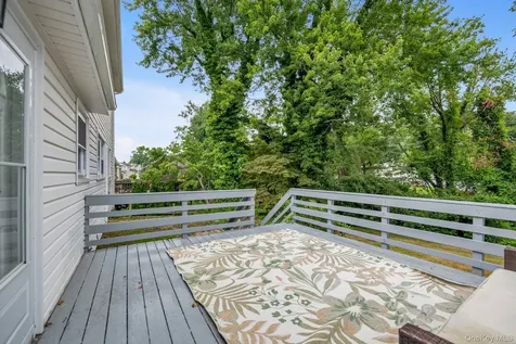 120 Glenwood Road Glenwood Landing NY 11547