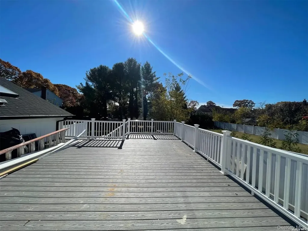 3874 Jerusalem Avenue Seaford NY 11783