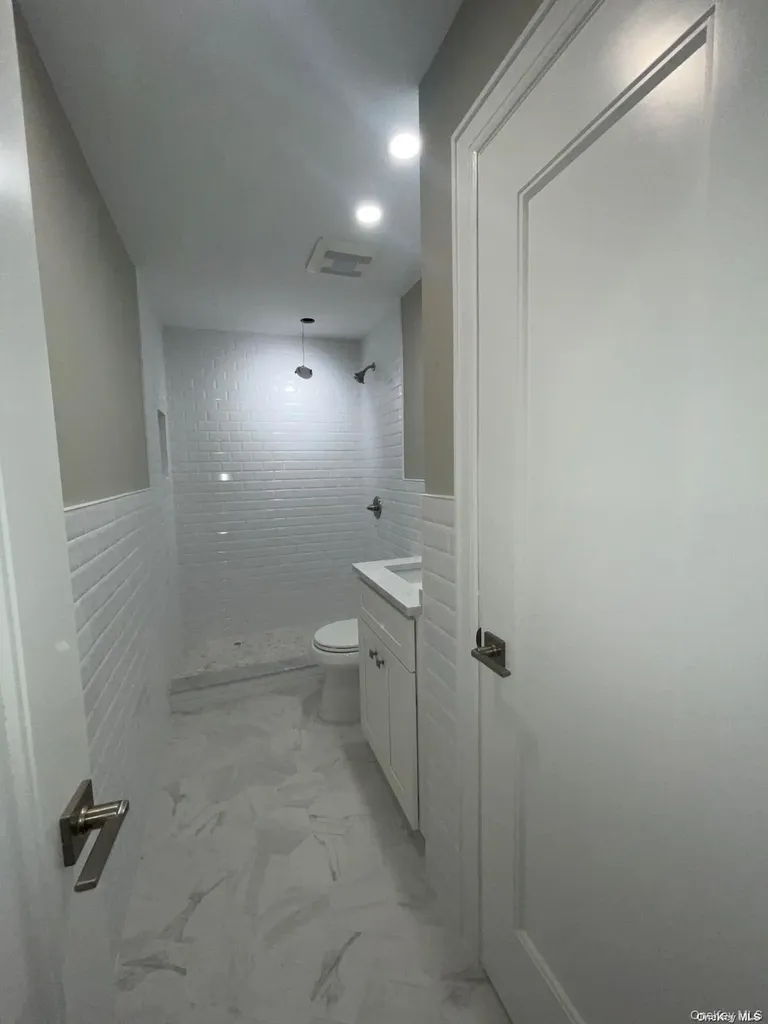 3874 Jerusalem Avenue Seaford NY 11783