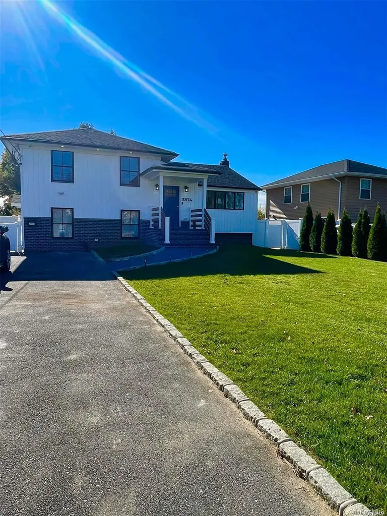 3874 Jerusalem Avenue Seaford NY 11783