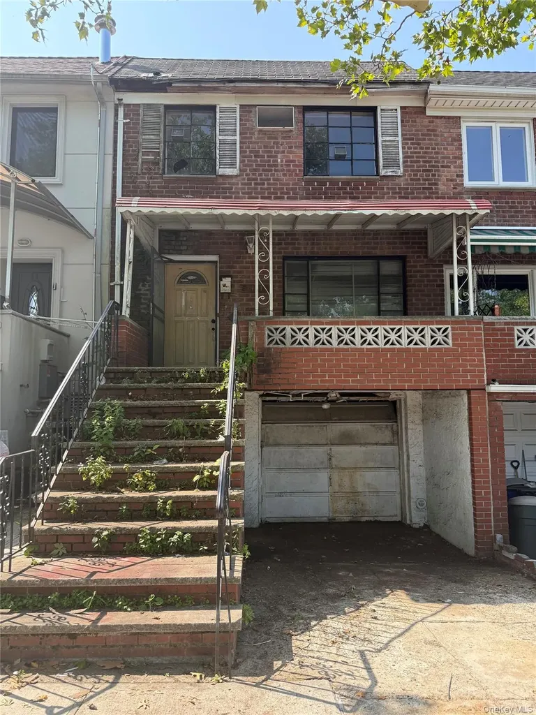 14410 Gravett Road Flushing NY 11367