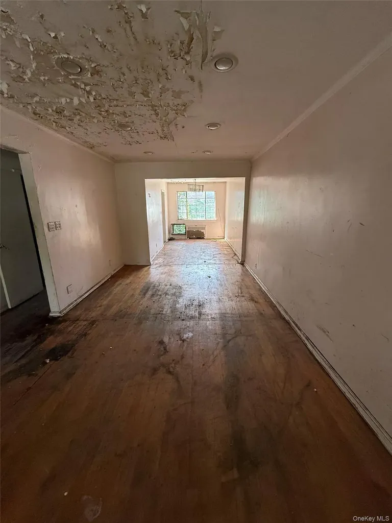 14410 Gravett Road Flushing NY 11367