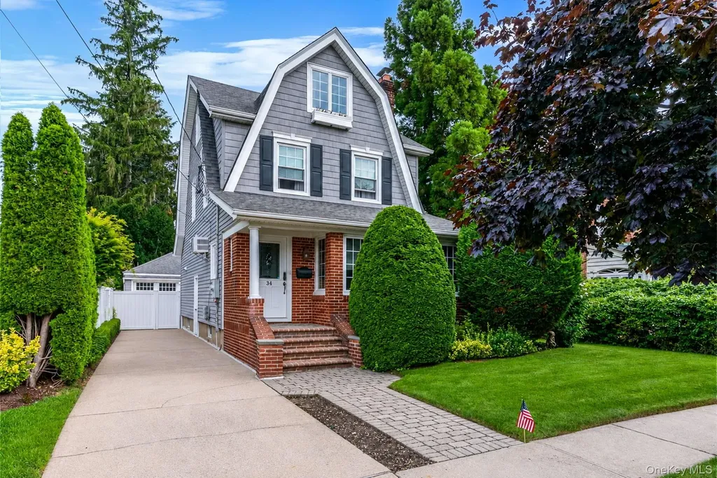 34 Drake Street Malverne NY 11565