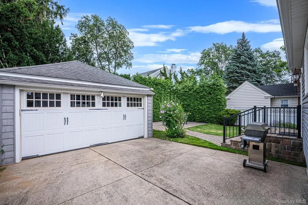 34 Drake Street Malverne NY 11565