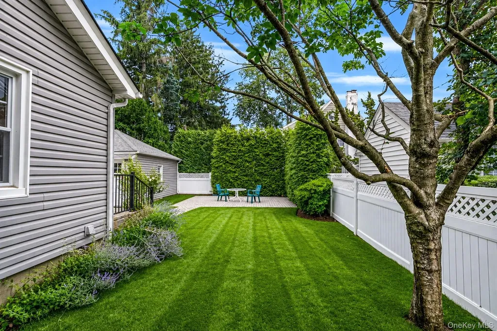 34 Drake Street Malverne NY 11565
