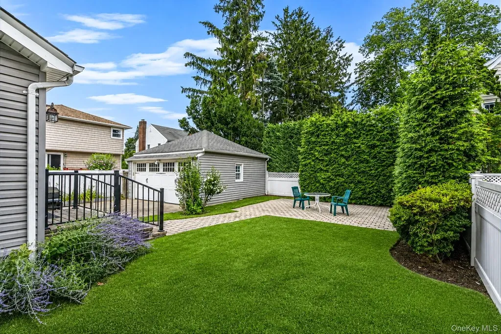 34 Drake Street Malverne NY 11565