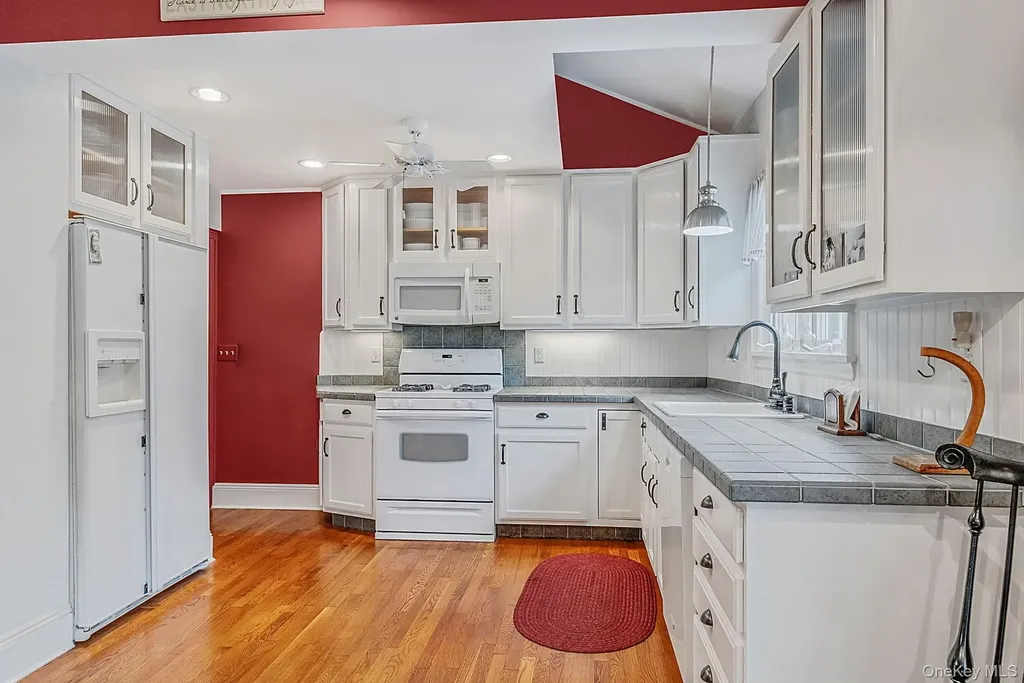34 Drake Street Malverne NY 11565