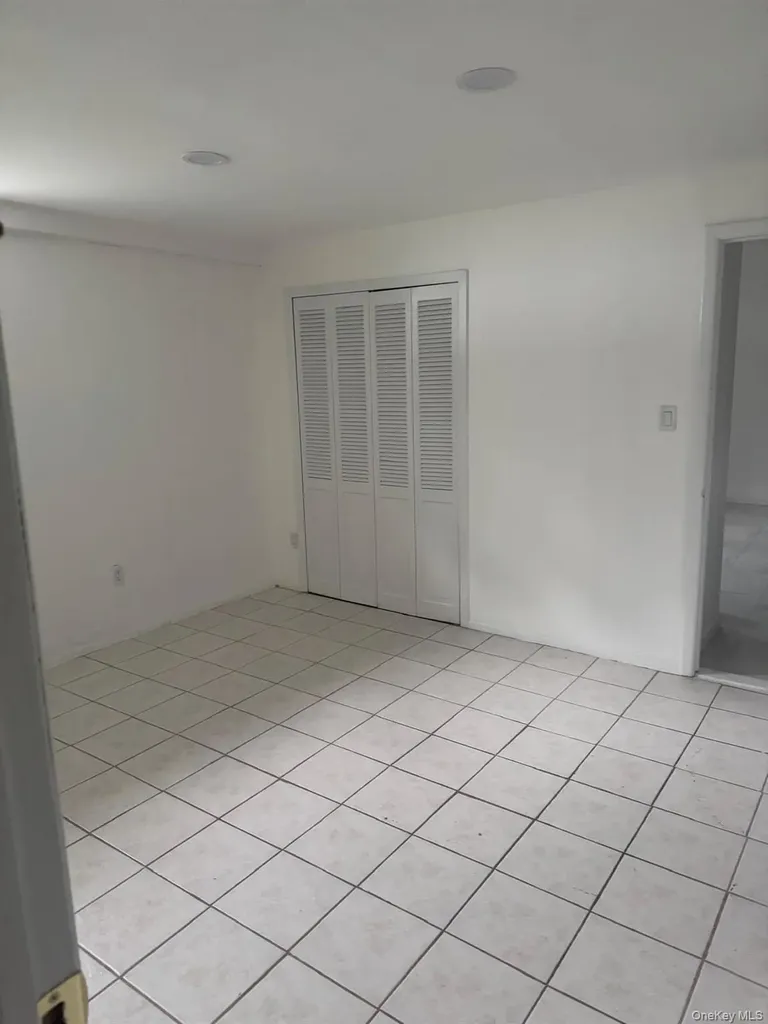 14 Larch Street Hicksville NY 11801