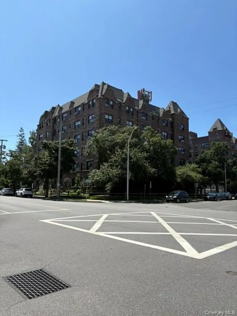 141 Woodmere Boulevard Woodmere NY 11598