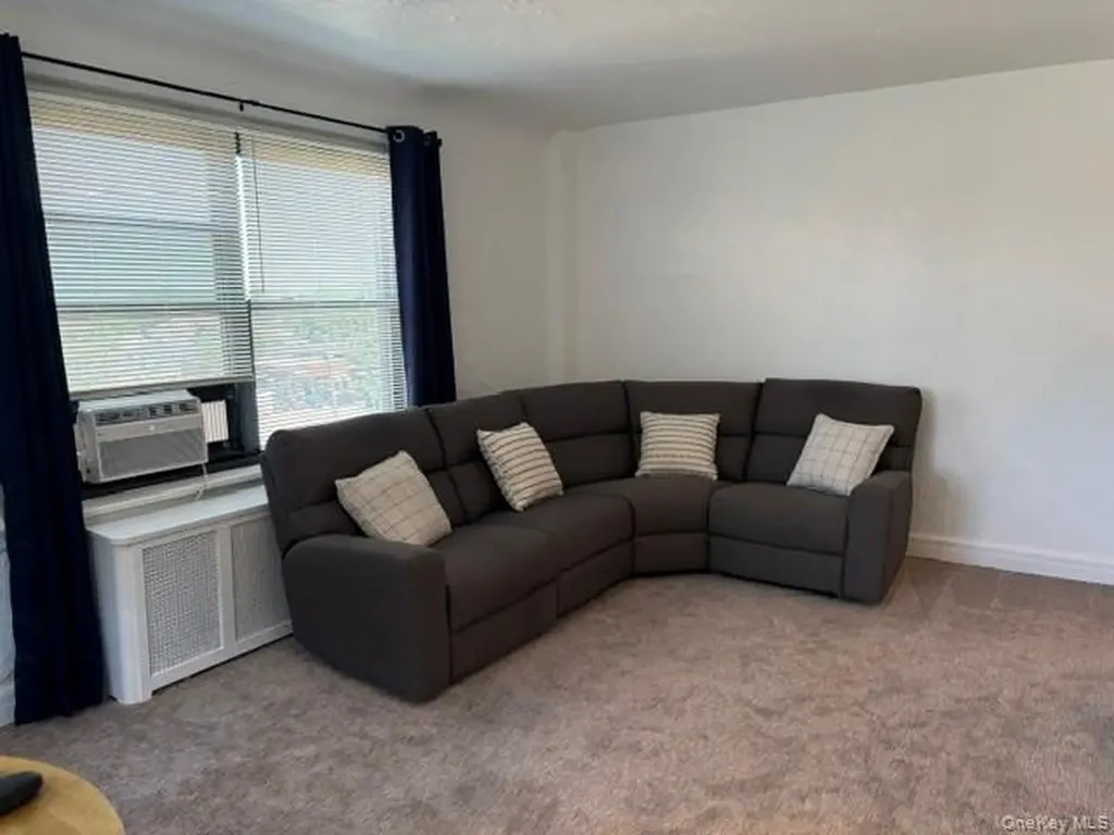 141 Woodmere Boulevard Woodmere NY 11598