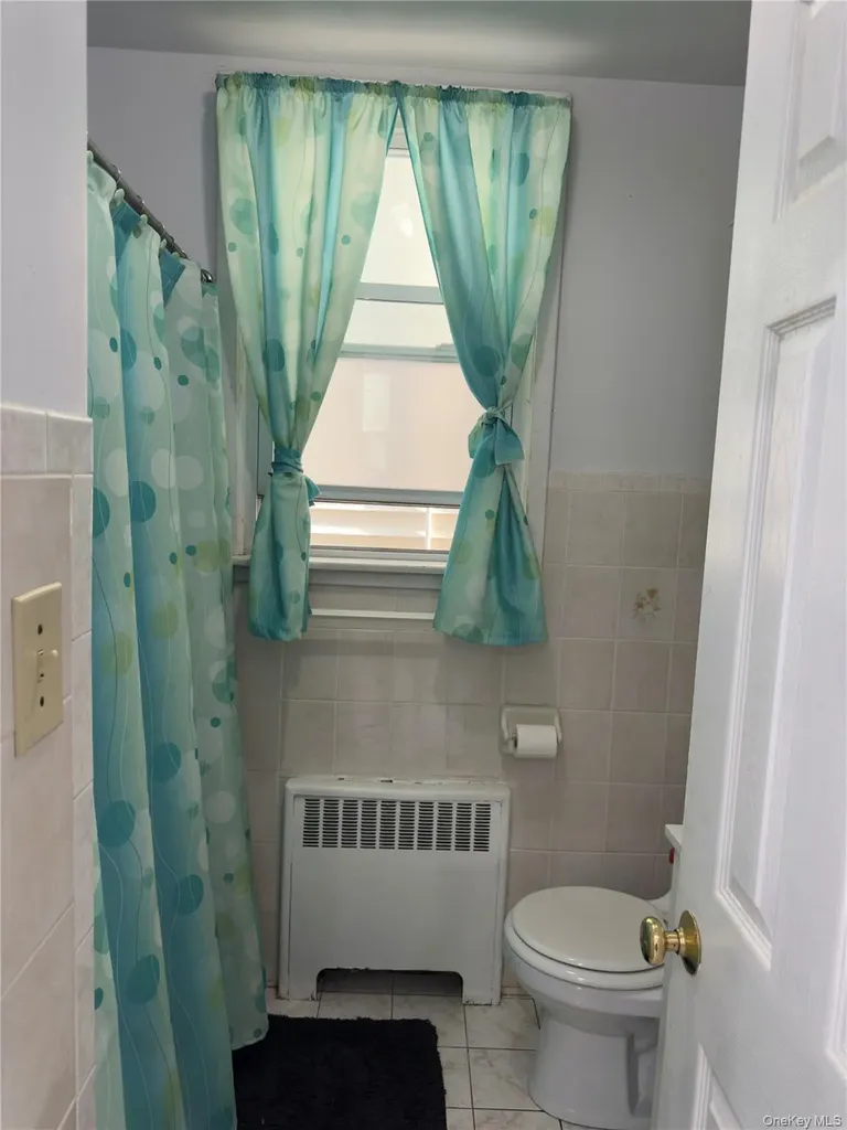 2042 Colonial Avenue Bronx NY 10461